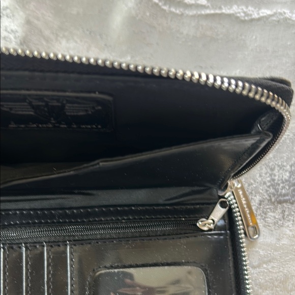 Buckle-Down Black and red Wallet - Picture 5 of 10